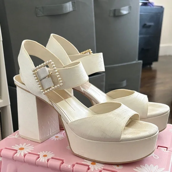 dolce vita bridal shoes Women's Ivory Pearl-Accent Platform Sandals - Picture 4 of 5